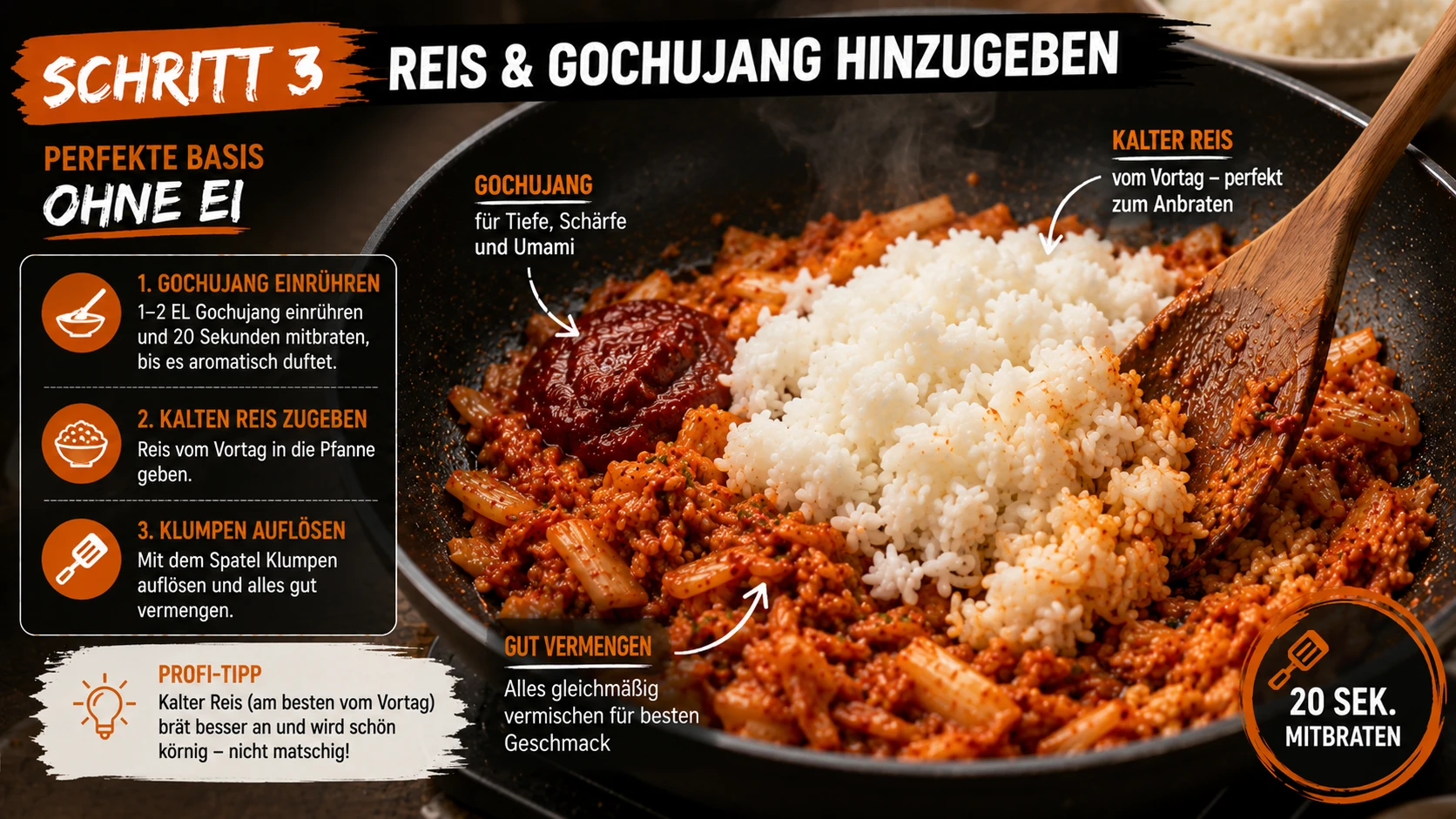 Gochujang und kalter Reis werden zum Kimchi in die Pfanne gegeben
